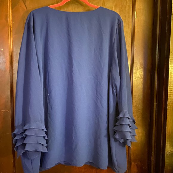 NWT 3/4 length sleeve blouse - Picture 2 of 3